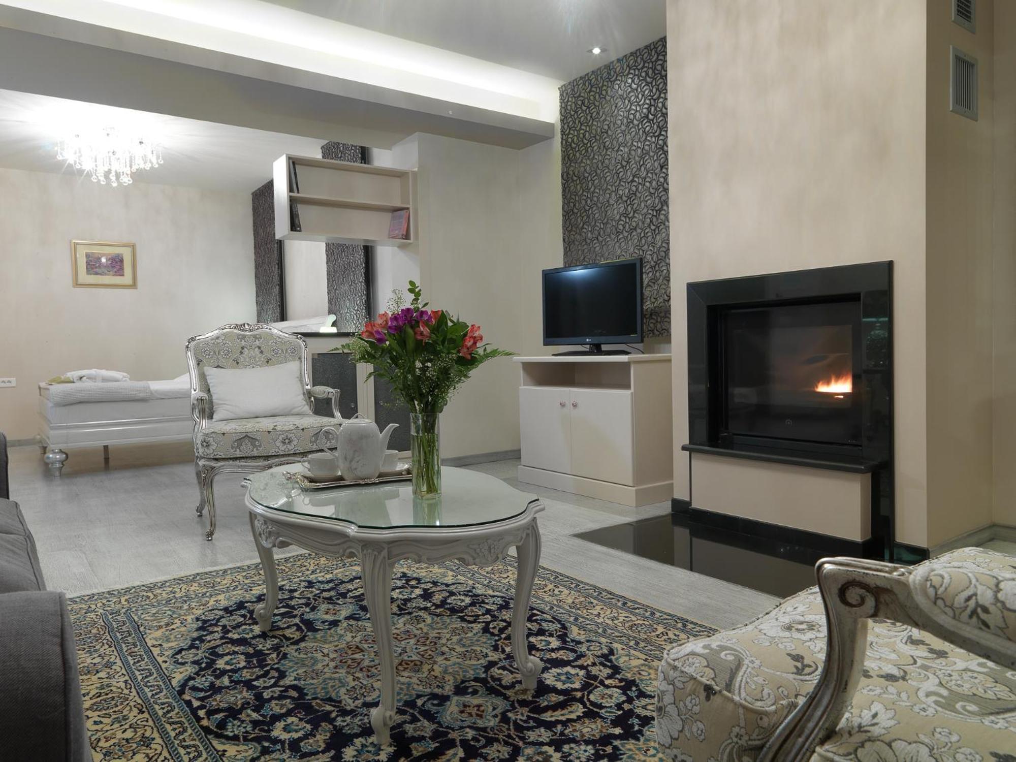 Nestani Hondos Classic Hotel & Spa חדר תמונה