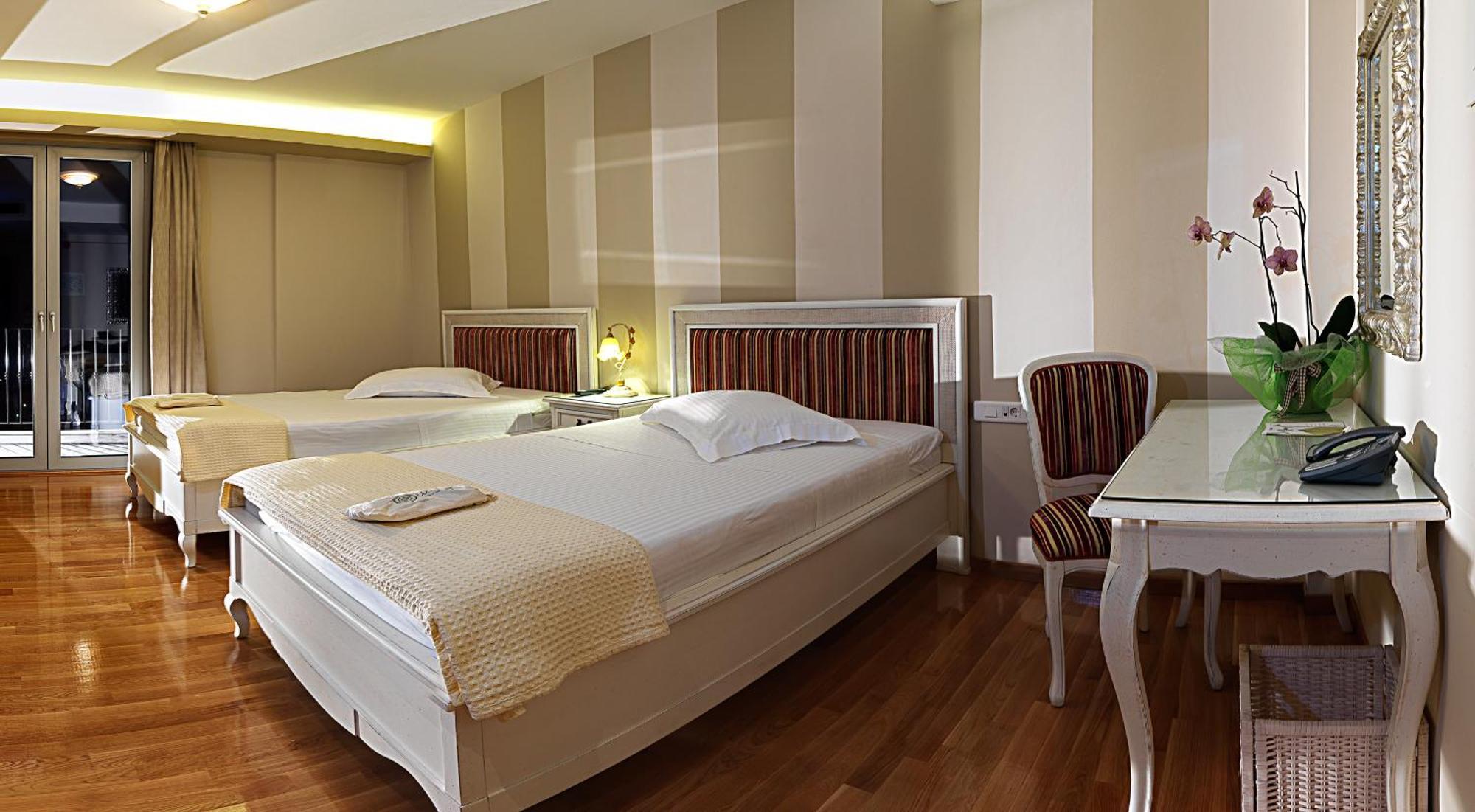 Nestani Hondos Classic Hotel & Spa חדר תמונה