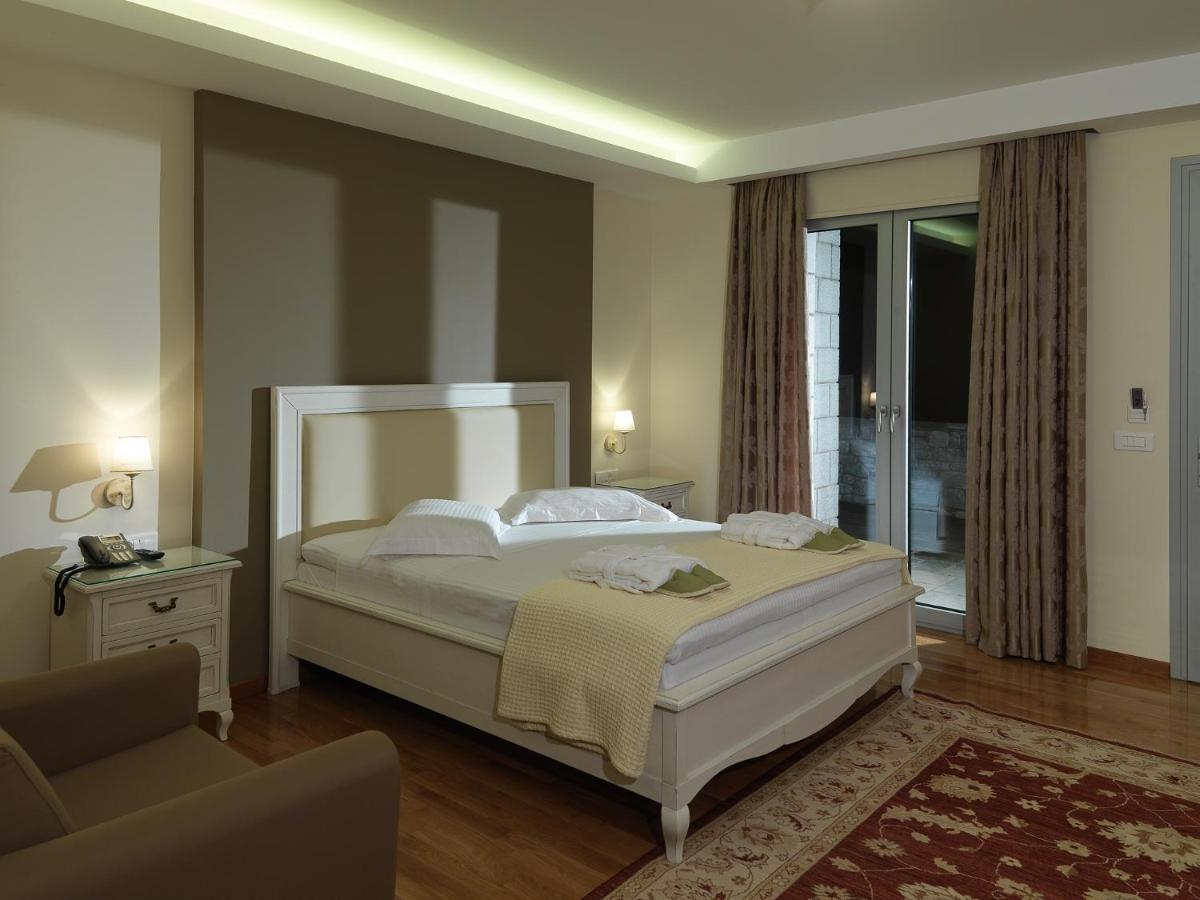 Nestani Hondos Classic Hotel & Spa מראה חיצוני תמונה